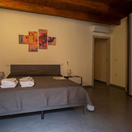 Via Cavour 19, Appartamento Del Conte إيغليزياس المظهر الخارجي الصورة