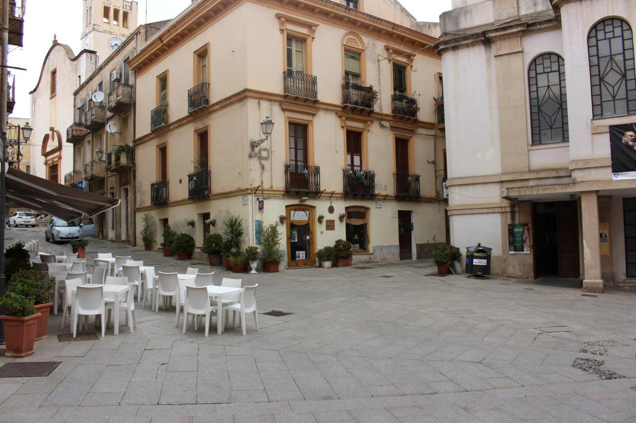 Via Cavour 19, Appartamento Del Conte إيغليزياس المظهر الخارجي الصورة