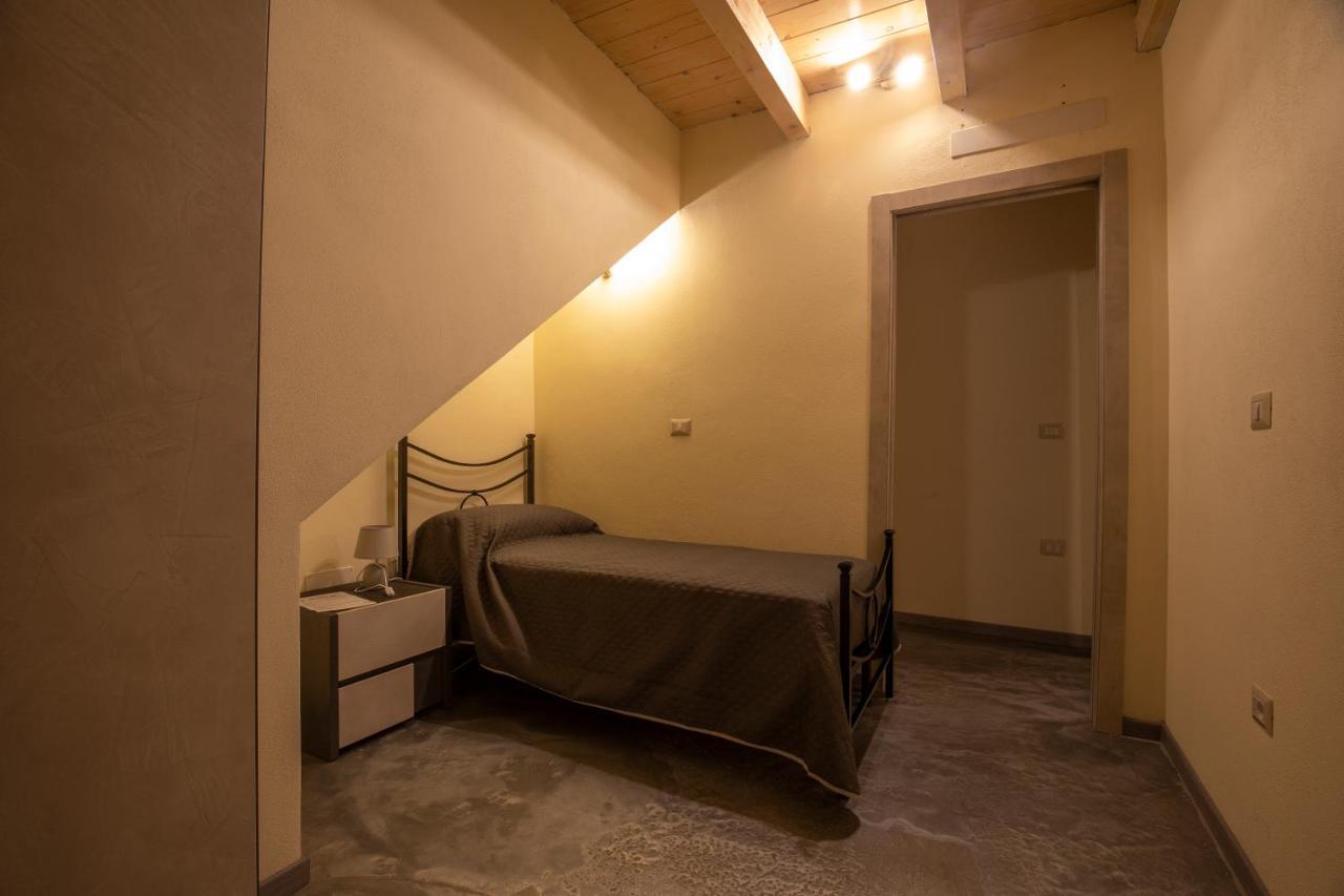 Via Cavour 19, Appartamento Del Conte إيغليزياس المظهر الخارجي الصورة