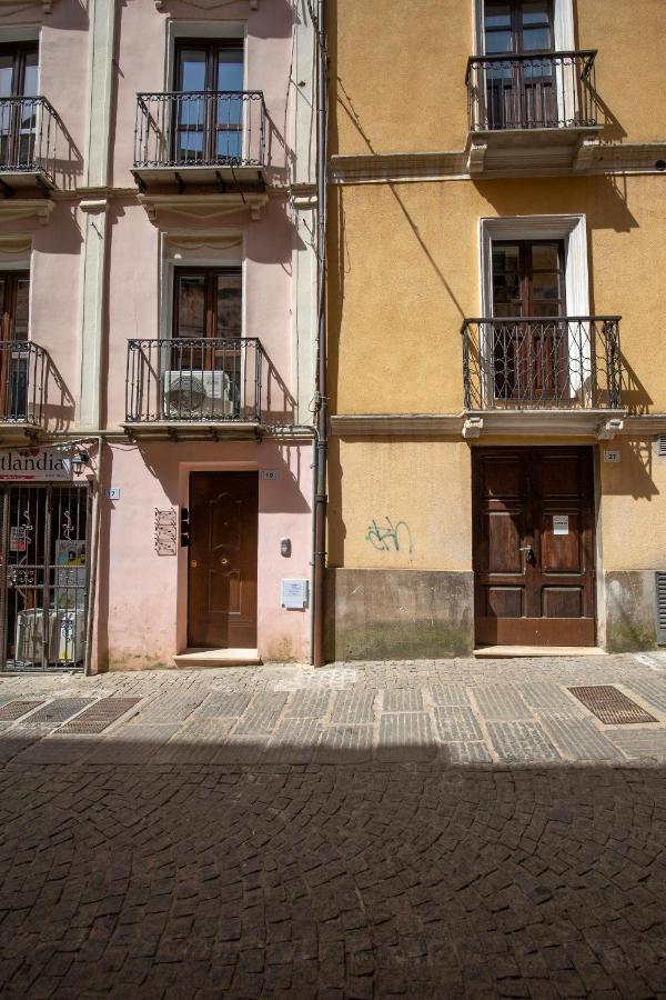 Via Cavour 19, Appartamento Del Conte إيغليزياس المظهر الخارجي الصورة